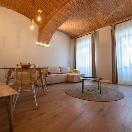Apartamento Apollo Brasovul Istoric Exterior foto